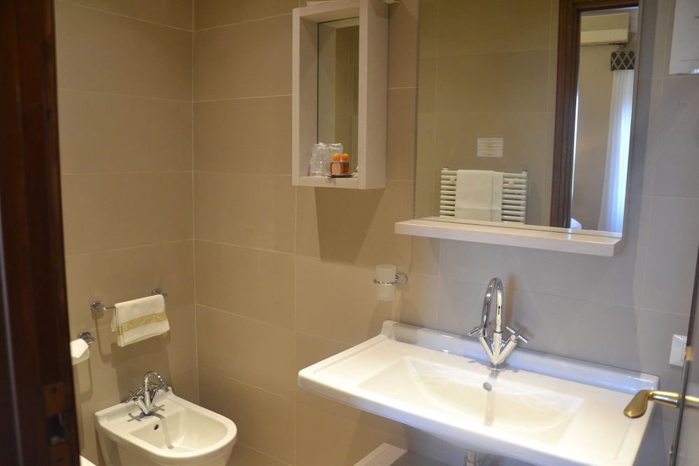 Economy Double Room - Photo 3