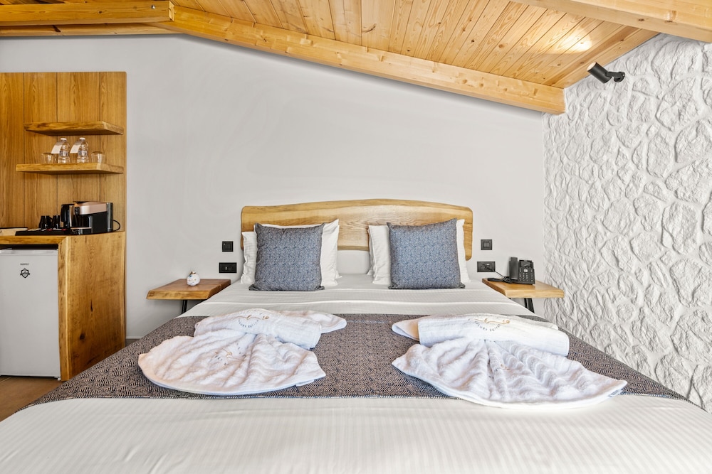 Garden View Loft Room