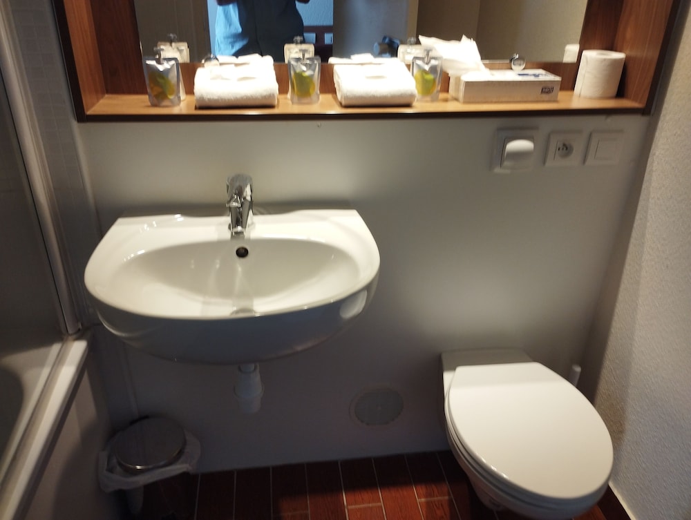 Standard Room, 1 Double Bed - Photo 15