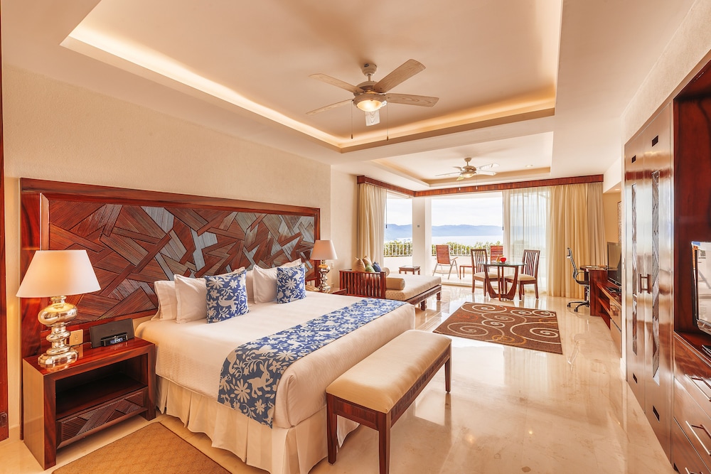 Grand Junior Suite Ocean View