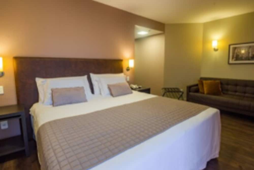 Deluxe Room, Multiple Beds, City View - Photo 4