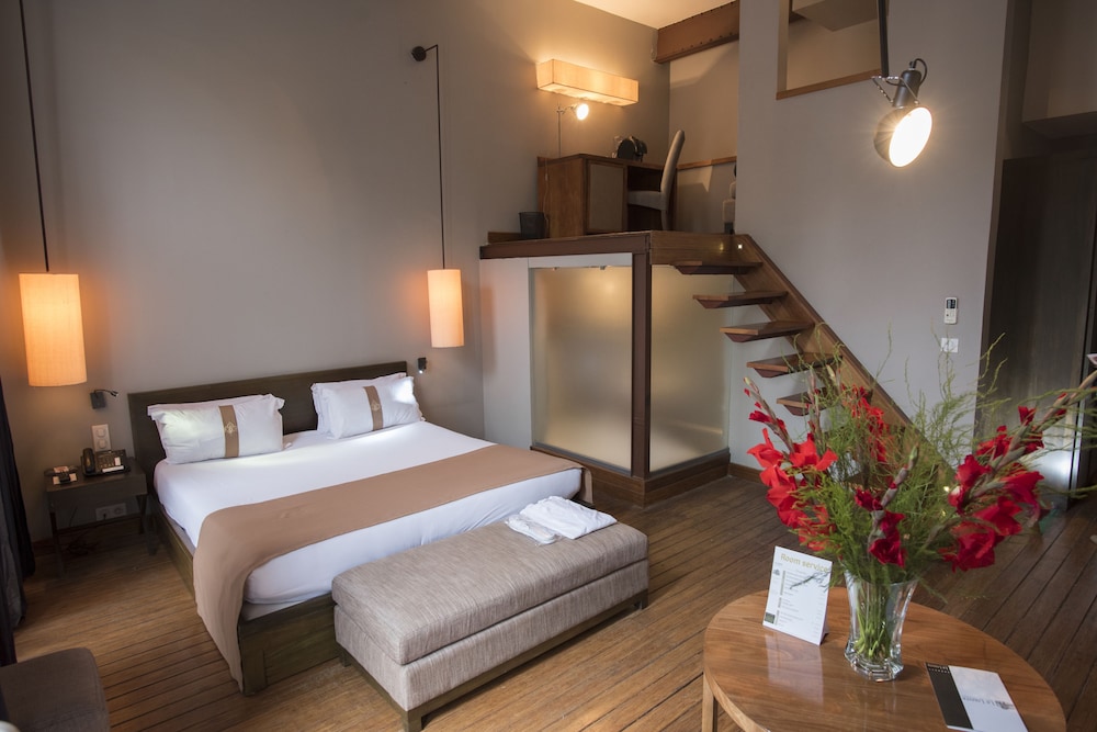 Suite - Photo 10
