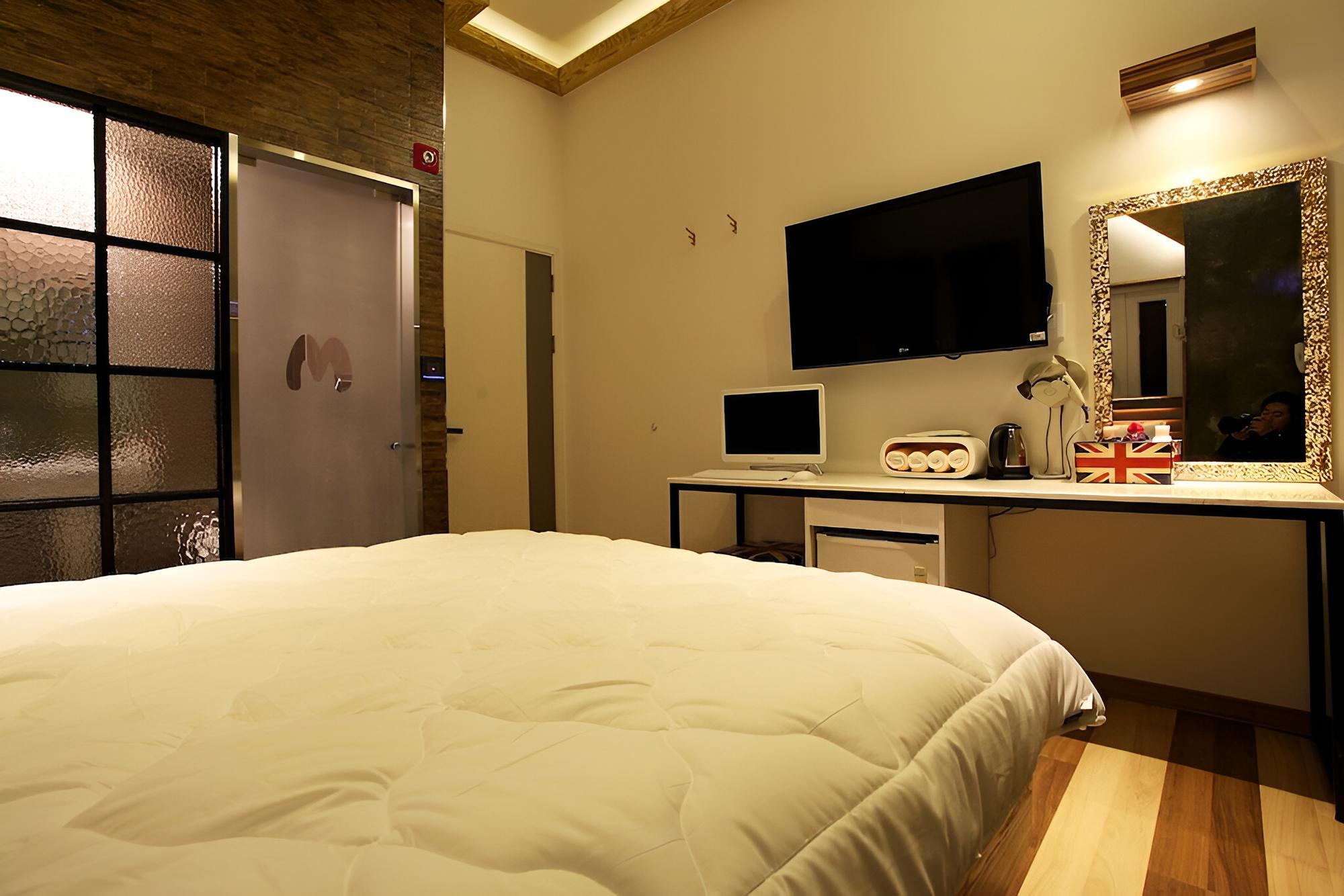 Room (Standard Room) - Photo 5