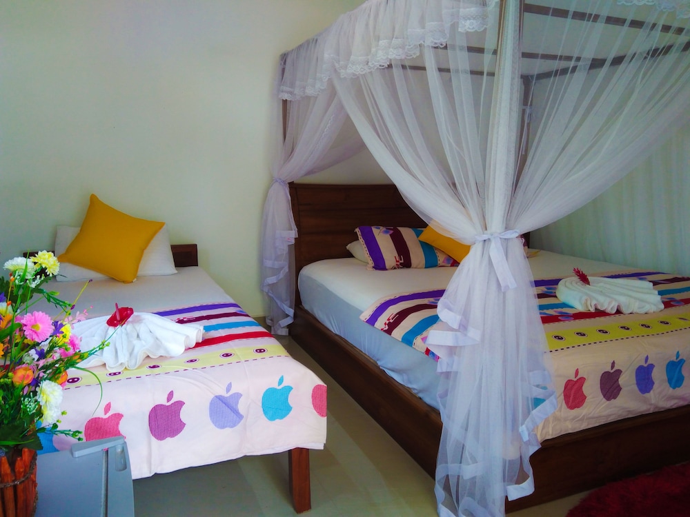 Deluxe Triple Room, Pool View, Poolside photo 3