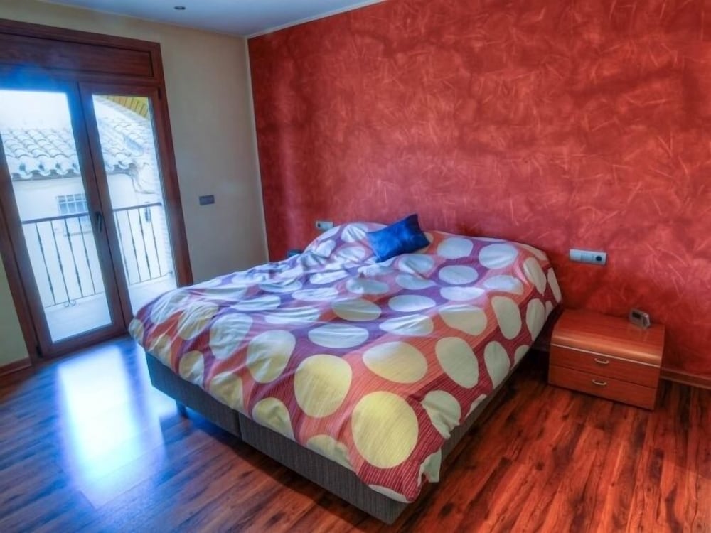 House, 3 Bedrooms photo 2