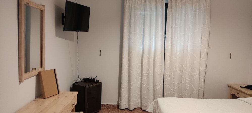 Economy Twin Room photo 3