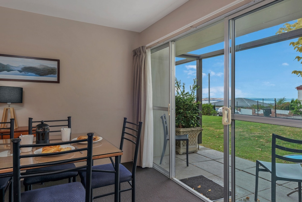 Standard Three Bedroom Apartment - Harbour View thumbnail 5