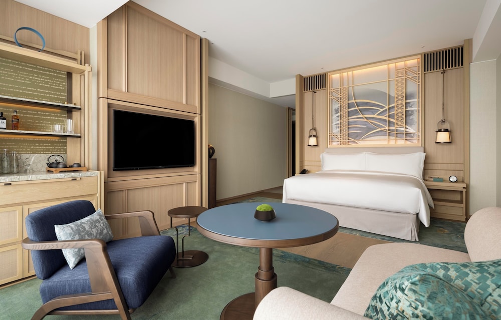 Standard Room, 1 King Bed