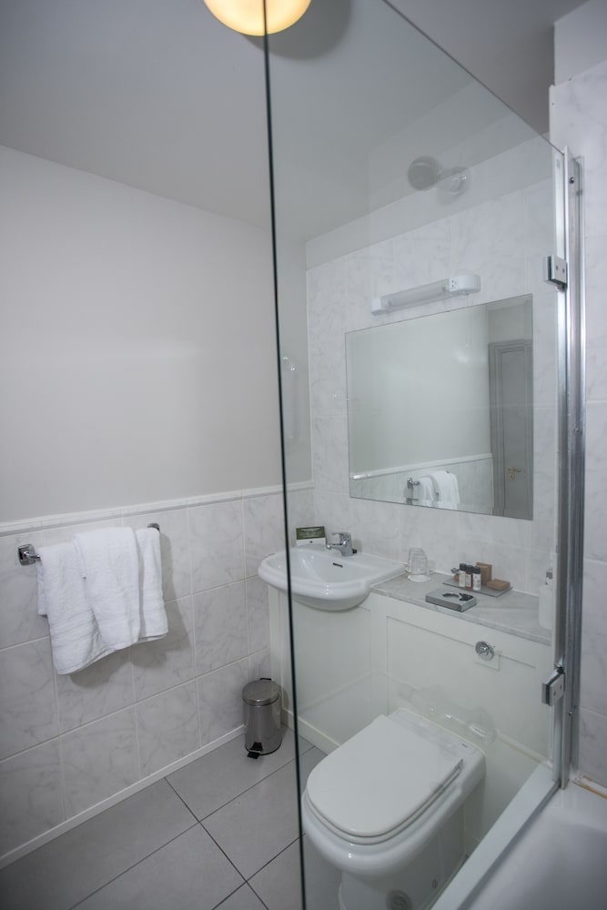 Superior Twin Room, Accessible photo 3