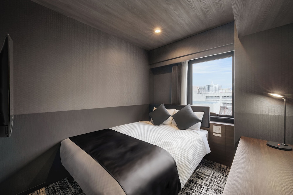 Corner Double Room, Non Smoking, City View photo 2
