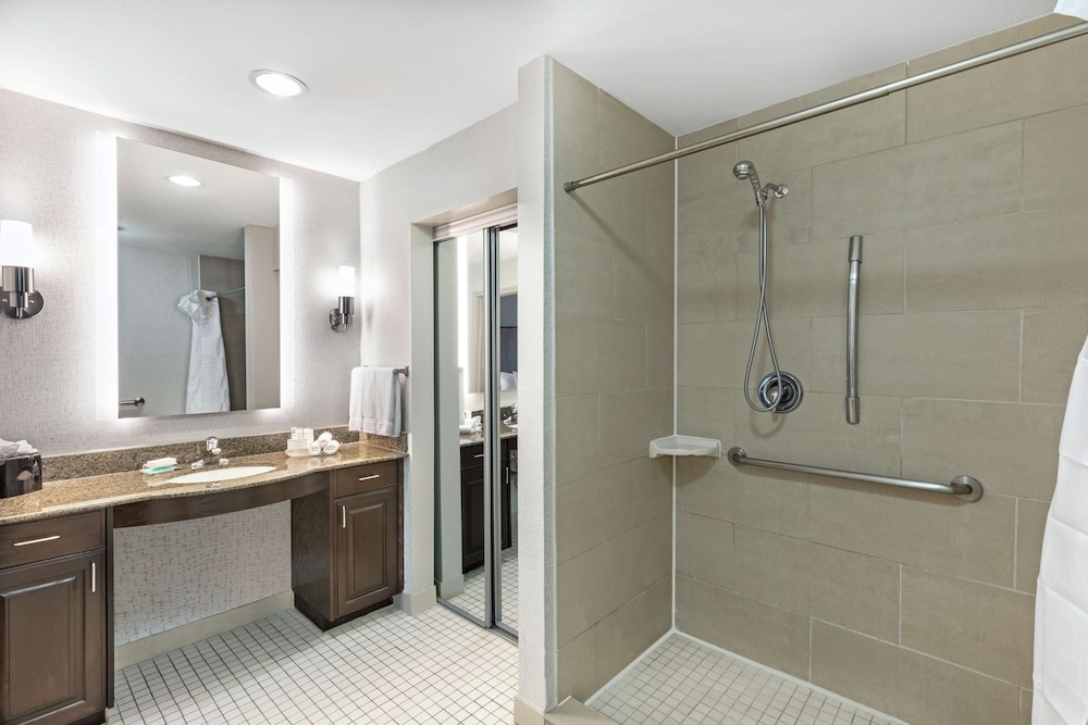 Suite, Accessible, Non Smoking - Photo 8