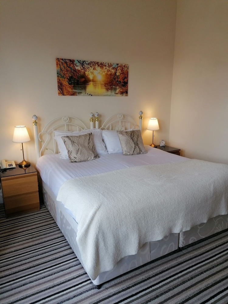Double or Twin Room, Ensuite (B&B) photo 1