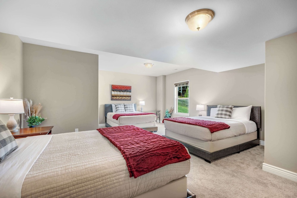 Villa, Multiple Beds, Balcony, Golf View (Fairway Lake Retreat)