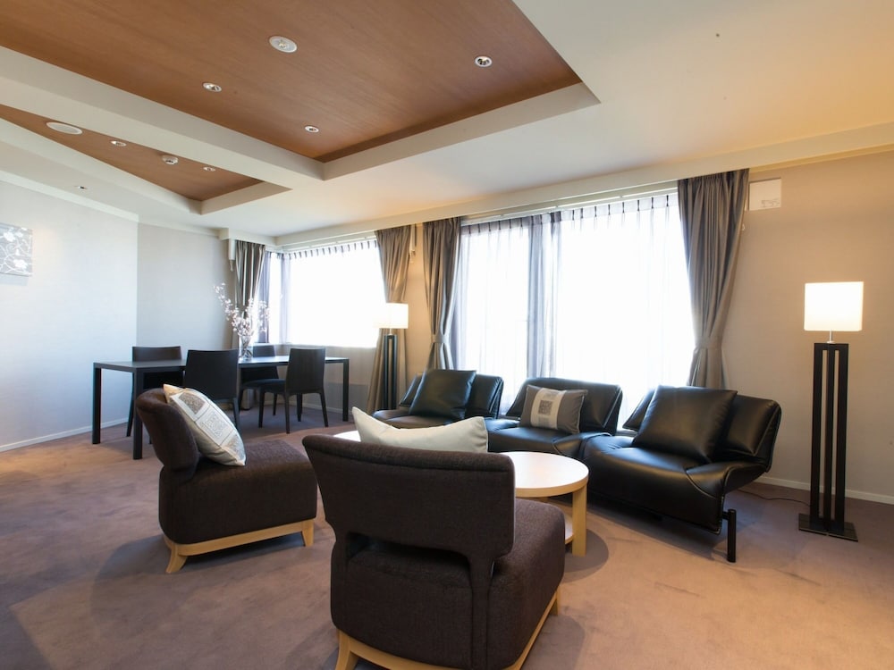 Suite, Limited plan