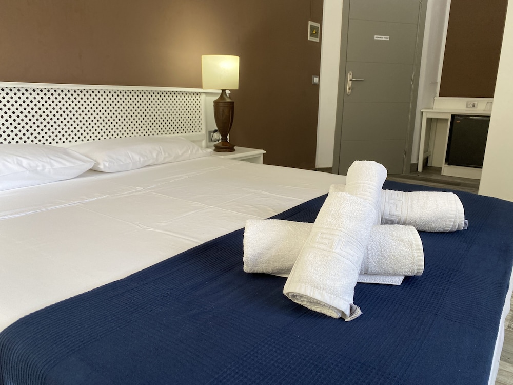 Deluxe Double or Twin Room photo 3