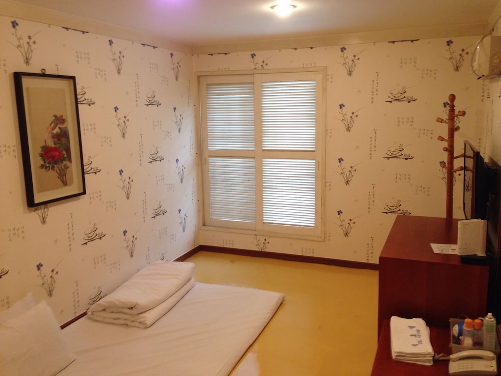 Traditional Room photo 3