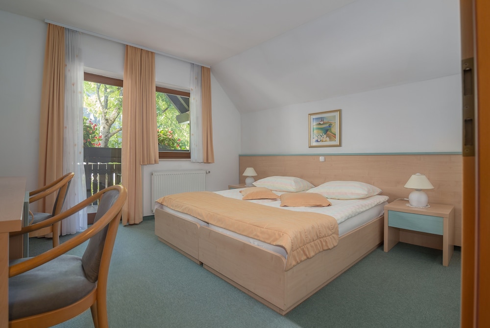 Classic Double Room