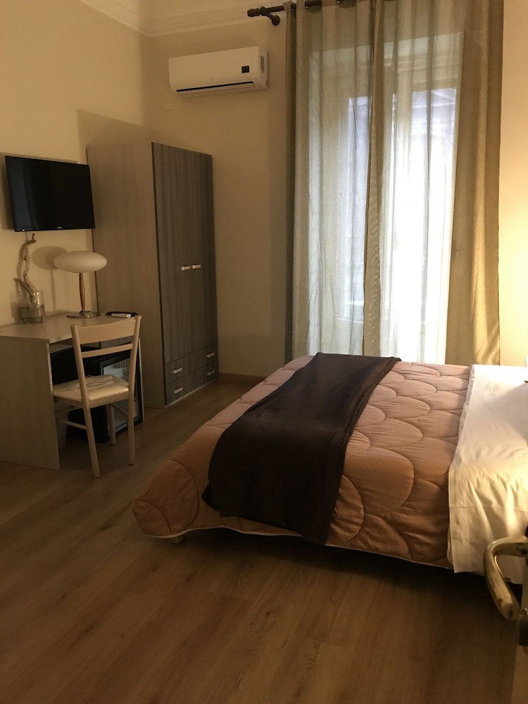 Double Room - Photo 9