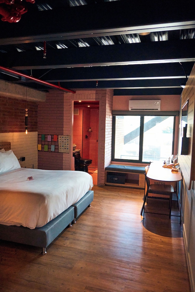 Standard Room, 1 King Bed - Photo 10