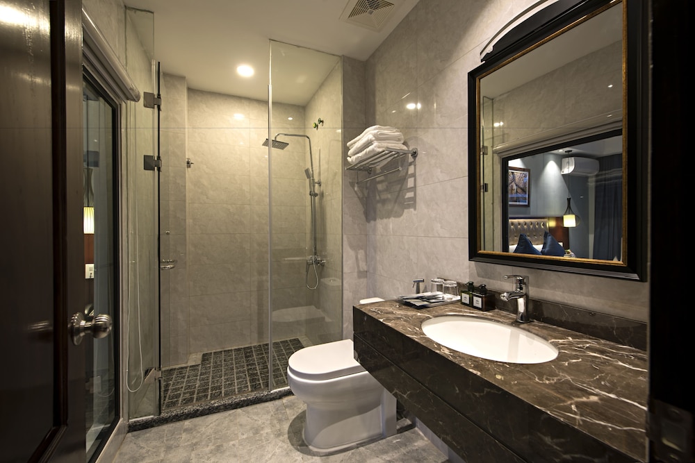 Deluxe Triple Room photo 3
