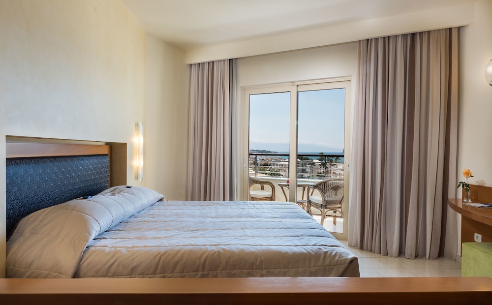 Sea View Room - Photo 2