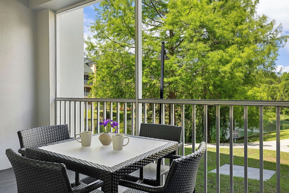Villa, 2 Bedrooms, Balcony (Full Kitchen) - Photo 4