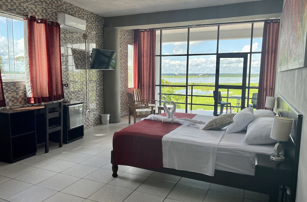 Superior Room, 1 Queen Bed, River View