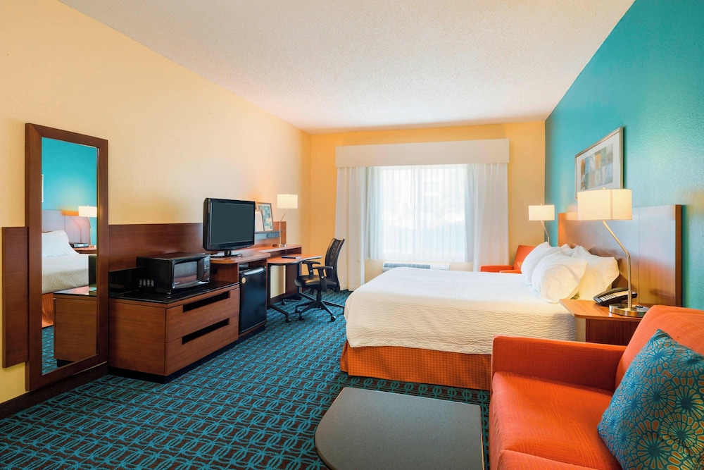 Room, 1 King Bed, Non Smoking - Photo 3