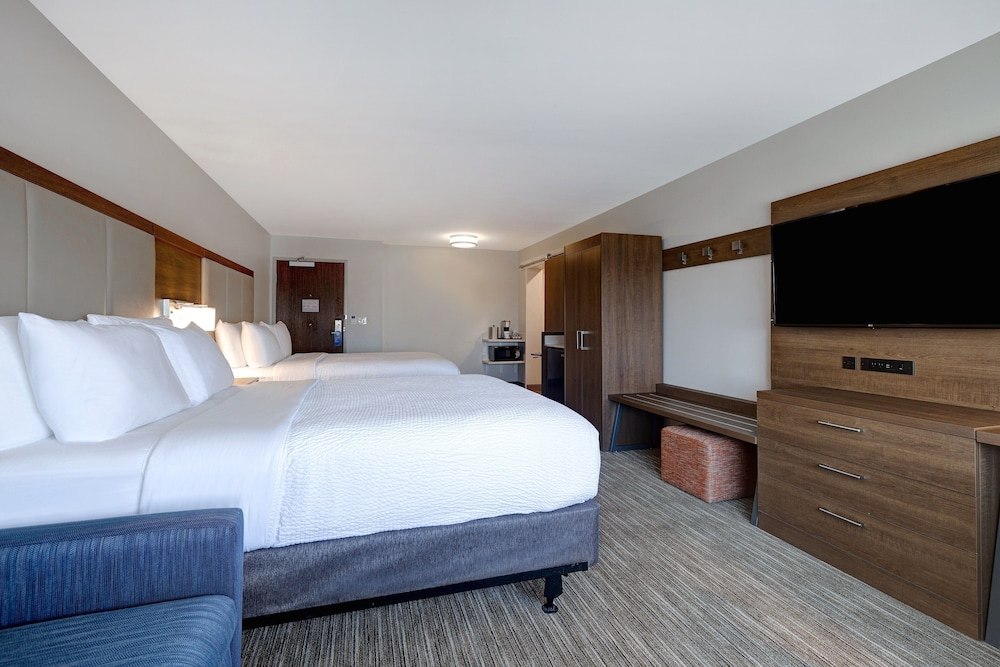 Standard Room, 2 Queen Beds, Accessible (Comm, Tub) - Photo 8
