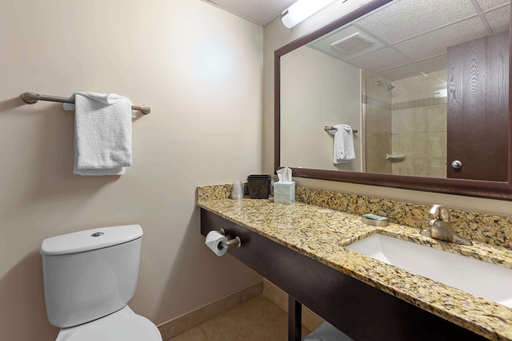 Suite, 1 Queen Bed, Non Smoking - Photo 5