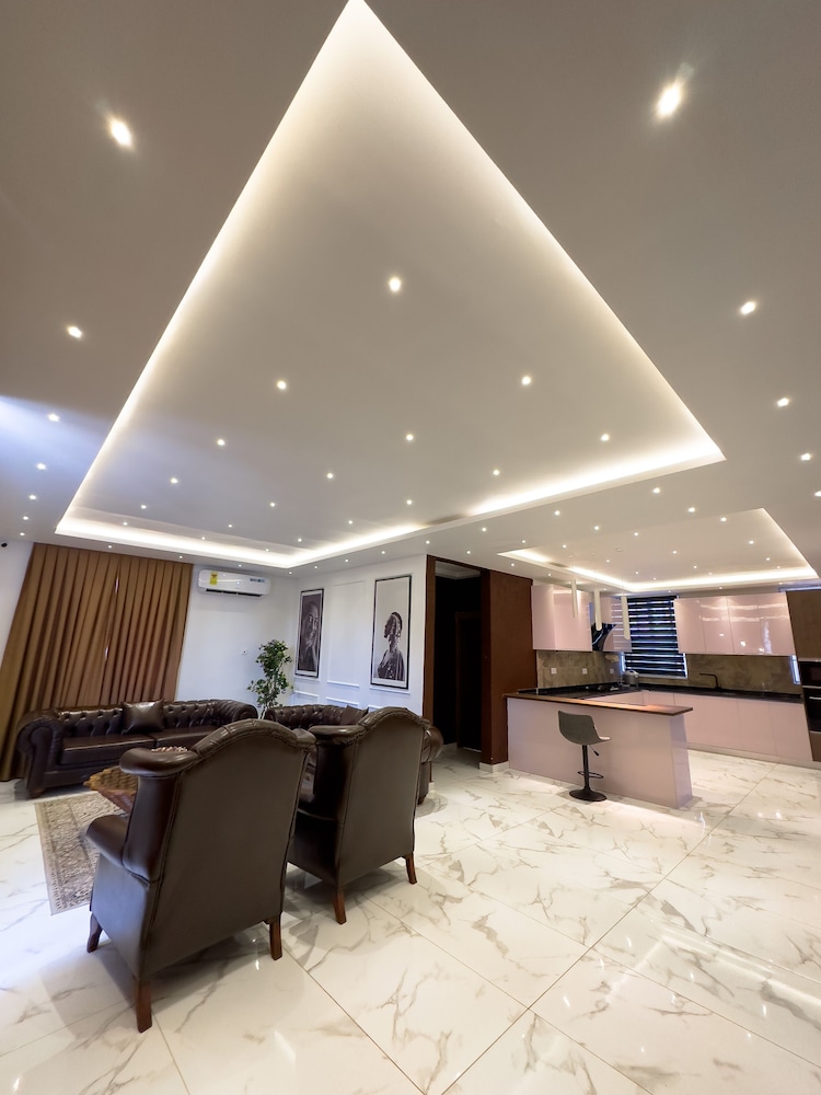 Luxury Apartment photo 2