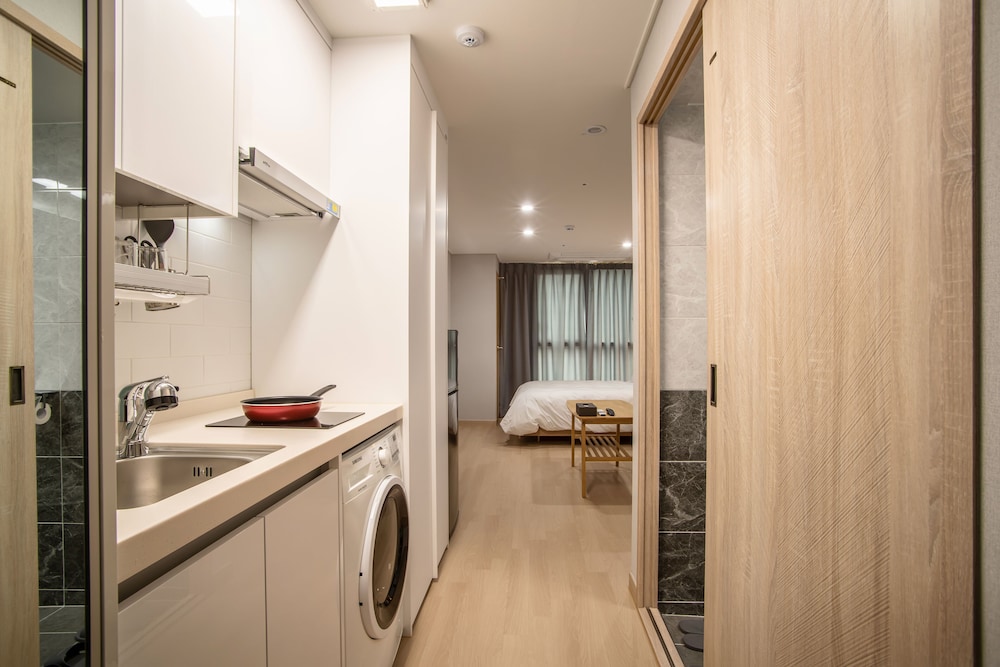 Basic Double Room - Photo 10