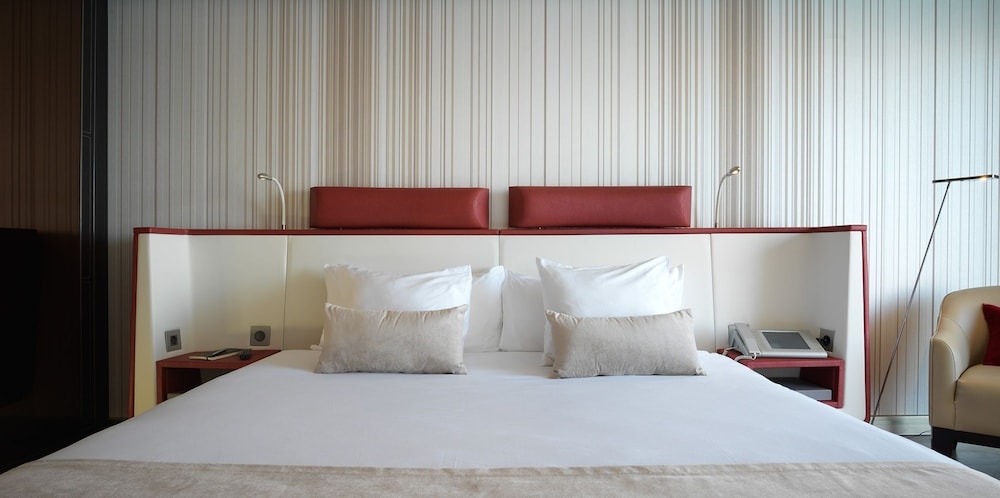 Deluxe Double Room, 1 King Bed photo 3