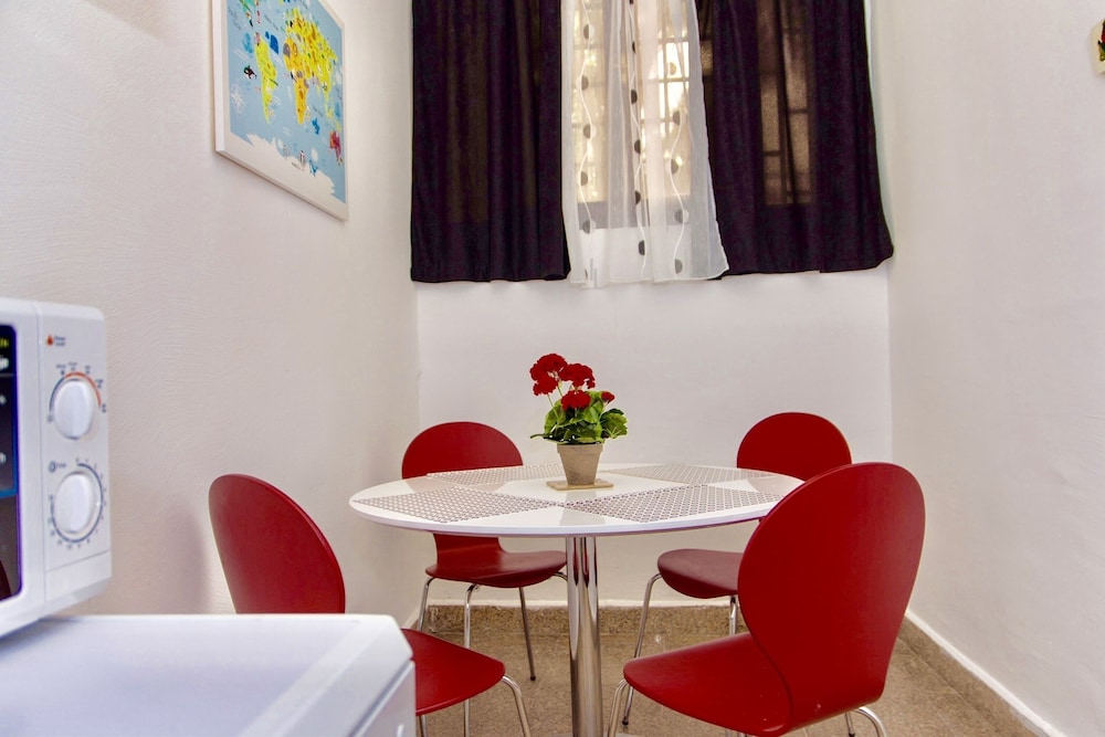 Luxury Apartment, 2 Bedrooms, Courtyard Area photo 3