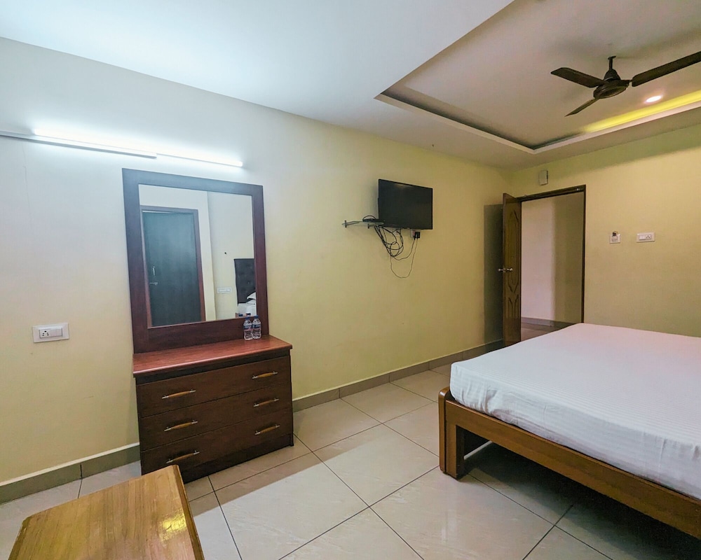 Standard Double Room - Photo 12
