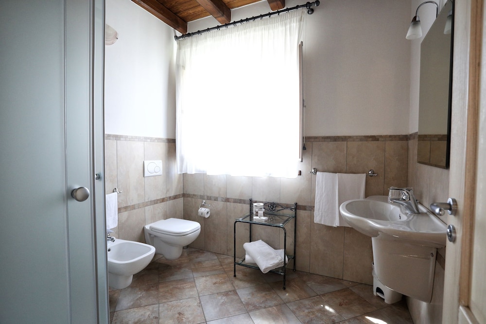 Classic Triple Room photo 3