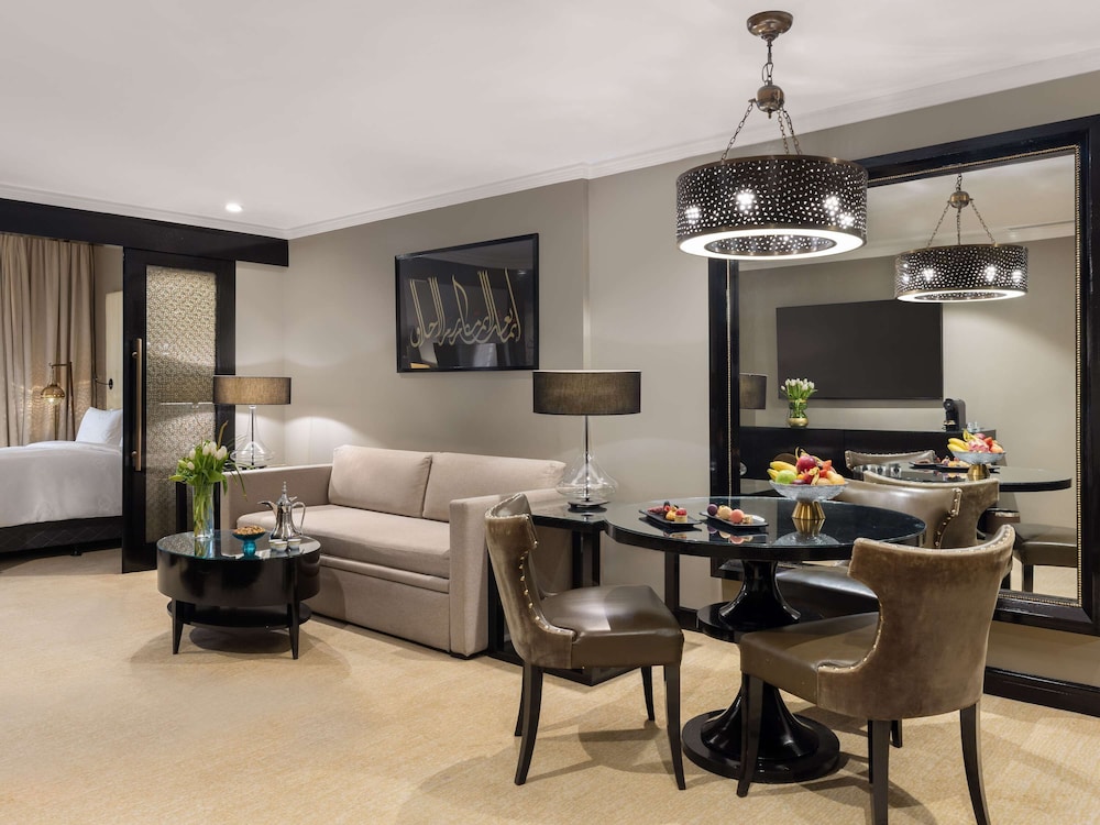 Suite, 1 King Bed (Prestige) - Photo 7