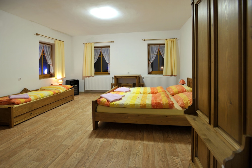 Room (Ellen 1) photo 1