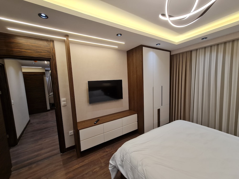 Luxury Apartment photo 2