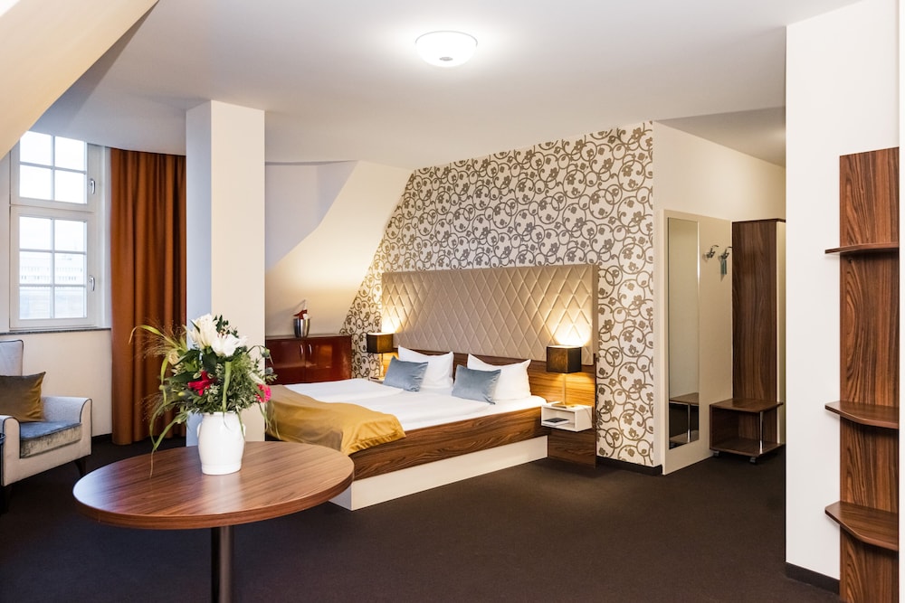 Standard Double or Twin Room - Photo 14