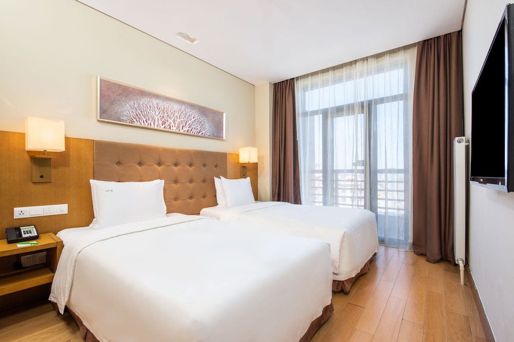 Suite, Balcony