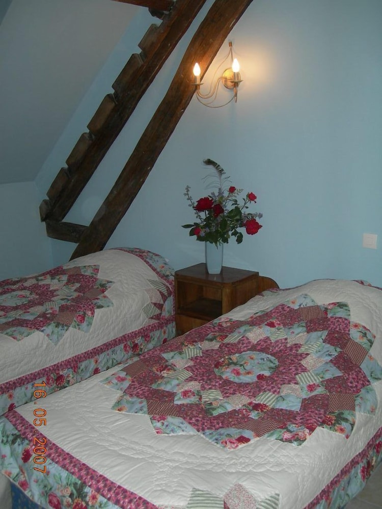 Standard Twin Room photo 2