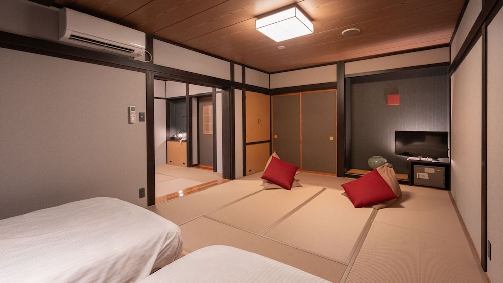 [Non-smoking] Japanese-style room with 10 tatami mats + 4.5 tatami mats (Toilet/No bathroom)