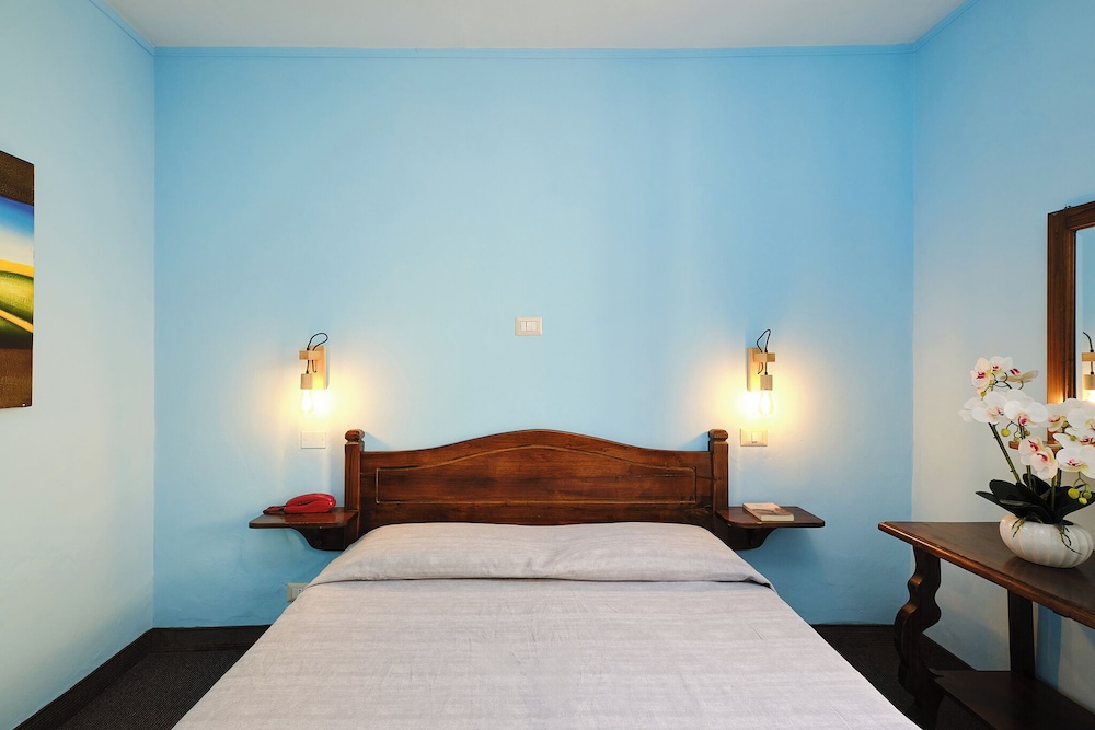 Classic Double or Twin Room photo 1
