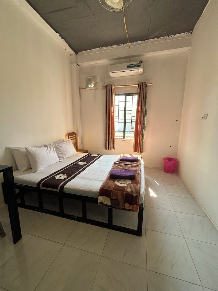 Standard Double or Twin Room photo 1