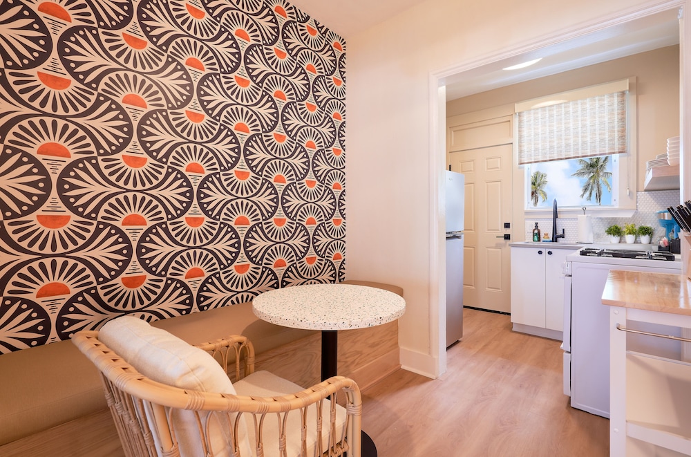 Suite, Kitchenette