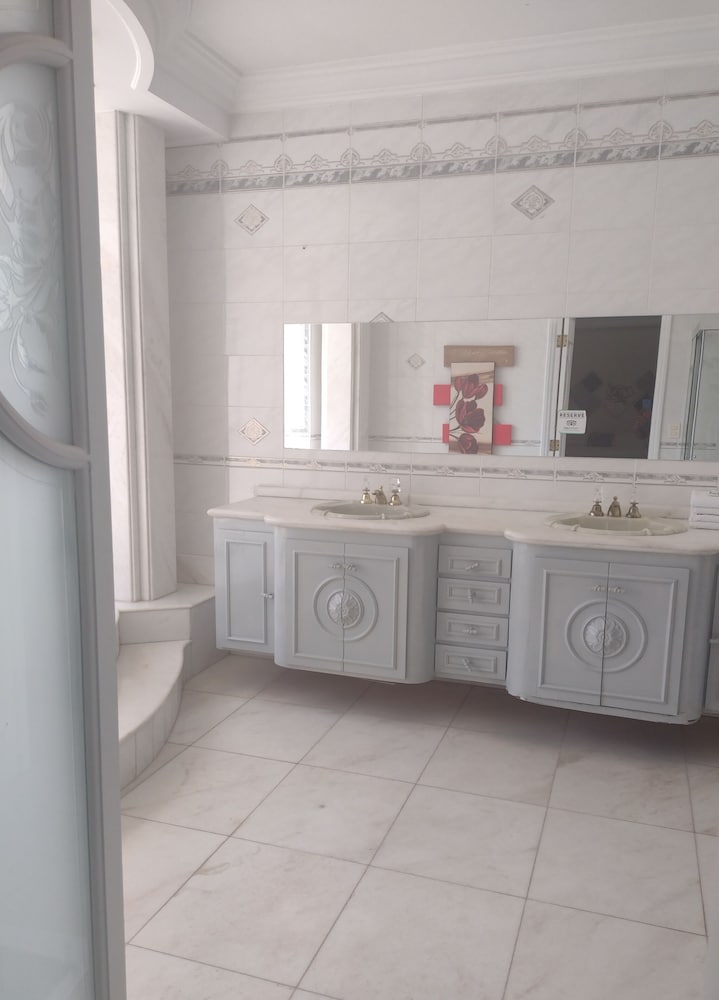 Deluxe Studio Suite photo 2