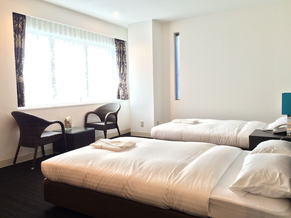Deluxe Twin Room, City View photo 2