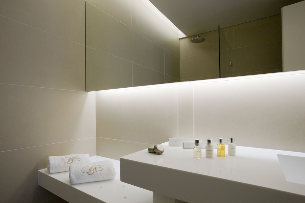 Basic Suite (Acropolis View)