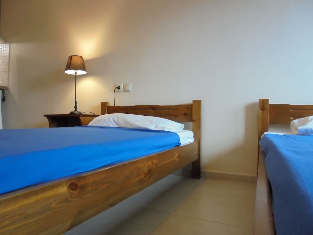 Standard Studio, 2 Twin Beds photo 3